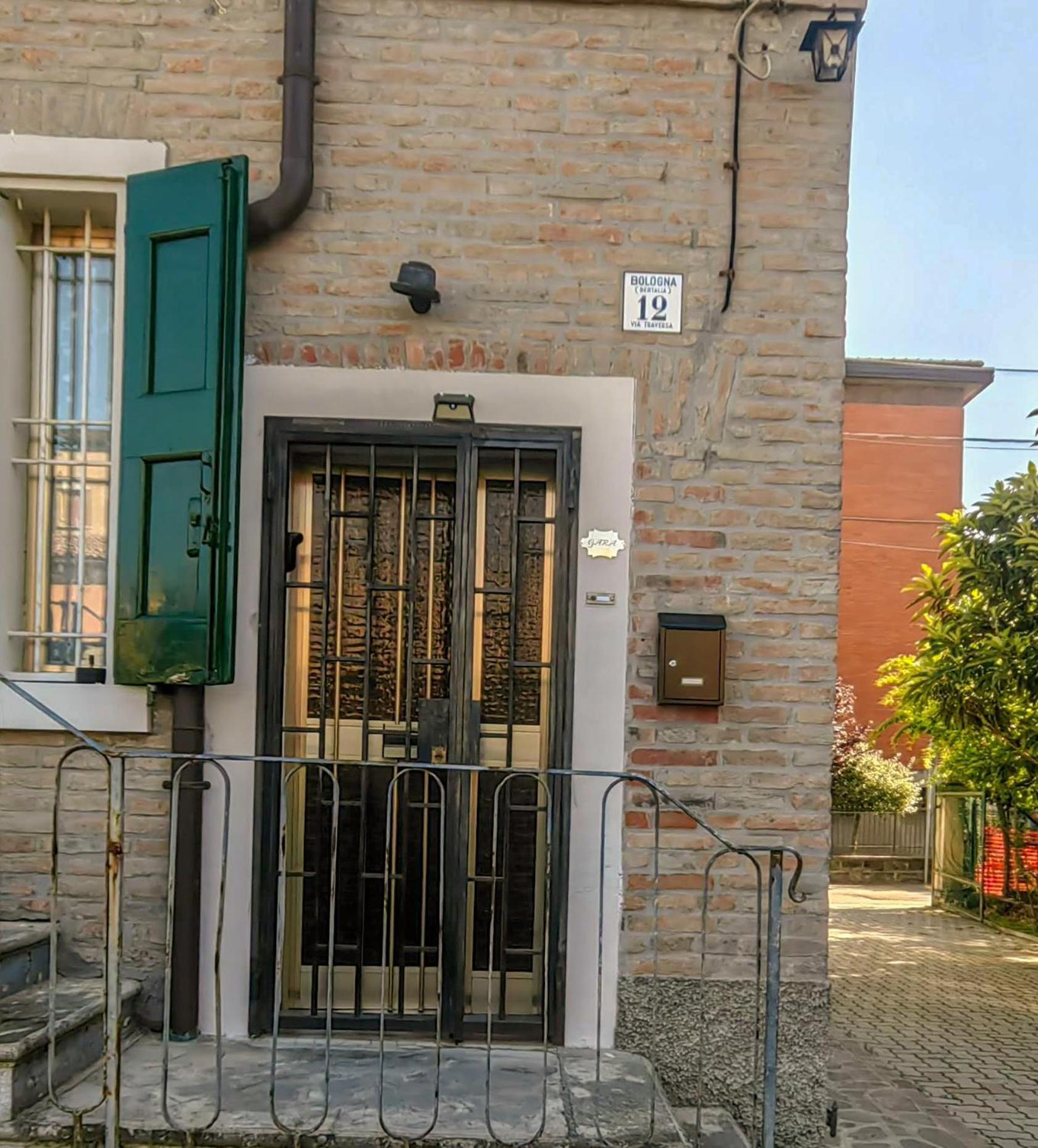 Gara Holiday Home- Bologna Airport Suite Exteriör bild